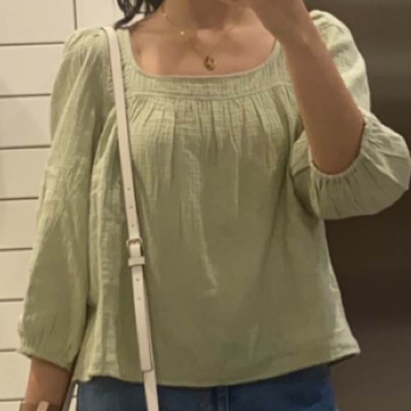 Aritzia Wilfred Kingdom Blouse in pastel sage green, small size - Picture 2 of 4